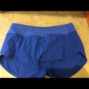 Lululemon 2.5” blue speed short